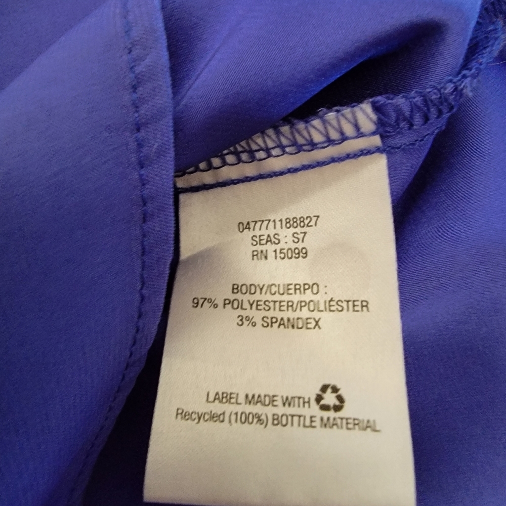 Simply Styled Sleveless Blouse - Picture 4 of 4
